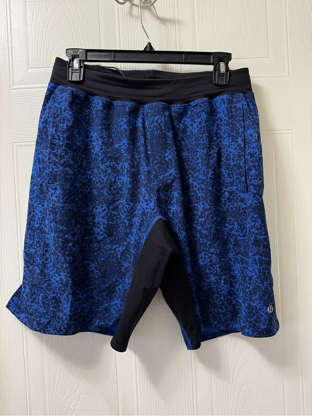 lululemon athletica Men's Blue Printed Training Shorts with Black Liner